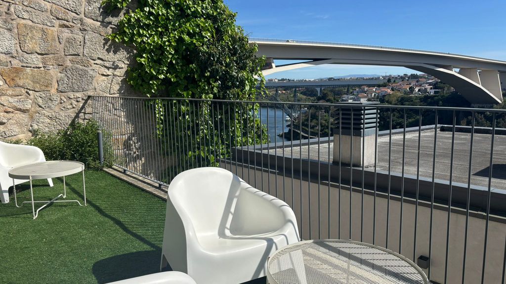 E: Sweeping Panoramic Terrace | Douro Views