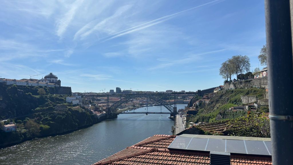 F: Ponte Luis Balcony | Riverside Flat