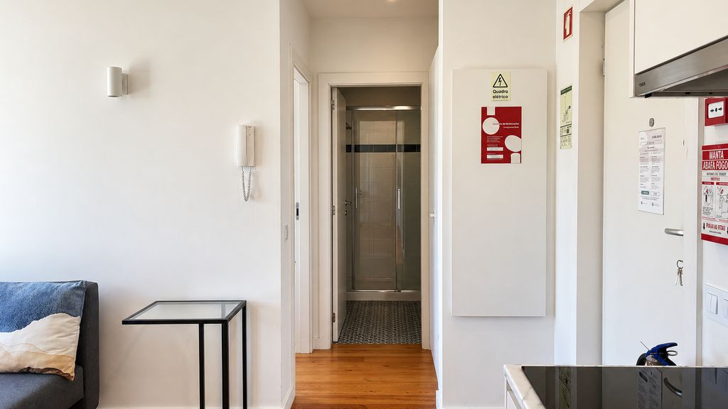 F: Ponte Luis Balcony | Riverside Flat
