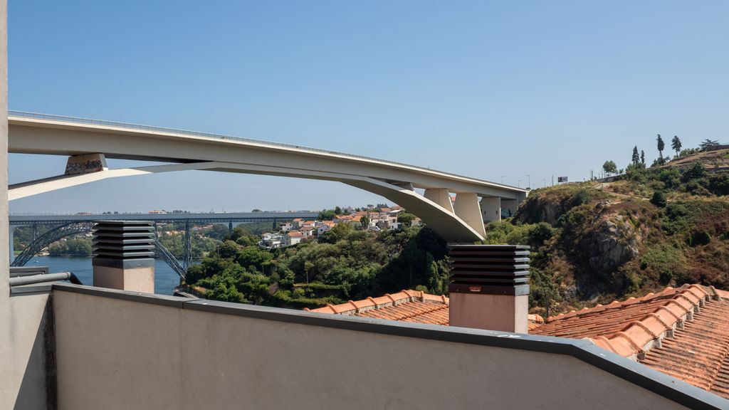 Rua da Corticeira 2/46
