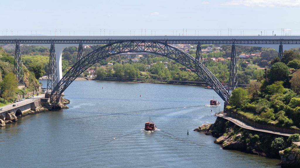 I: Ponte Luis I Views | 2BR River Flat