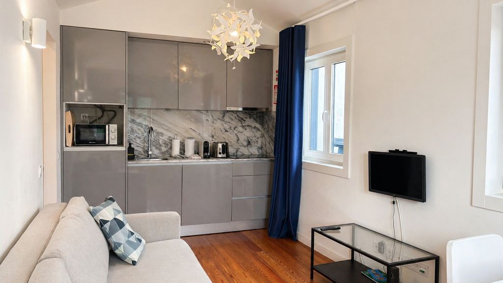 I: Ponte Luis I Views | 2BR River Flat