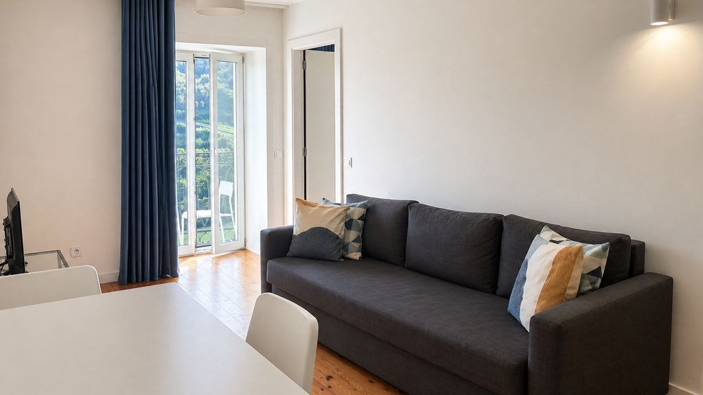 J: Iconic Bridge & Douro Views | 1BR Porto