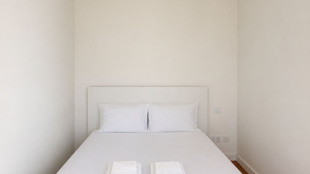 J: Iconic Bridge & Douro Views | 1BR Porto