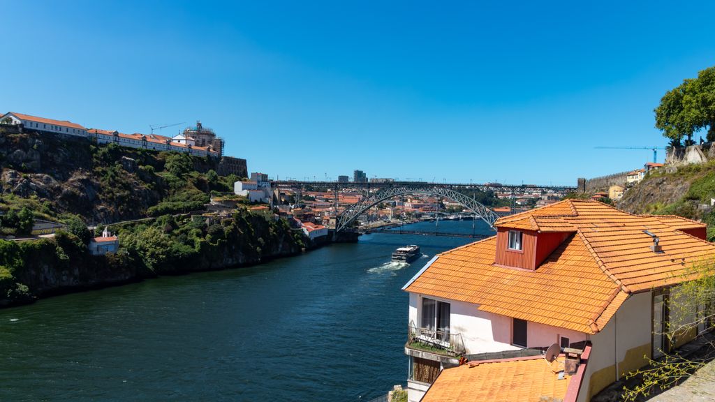 Rua da Corticeira 2/46