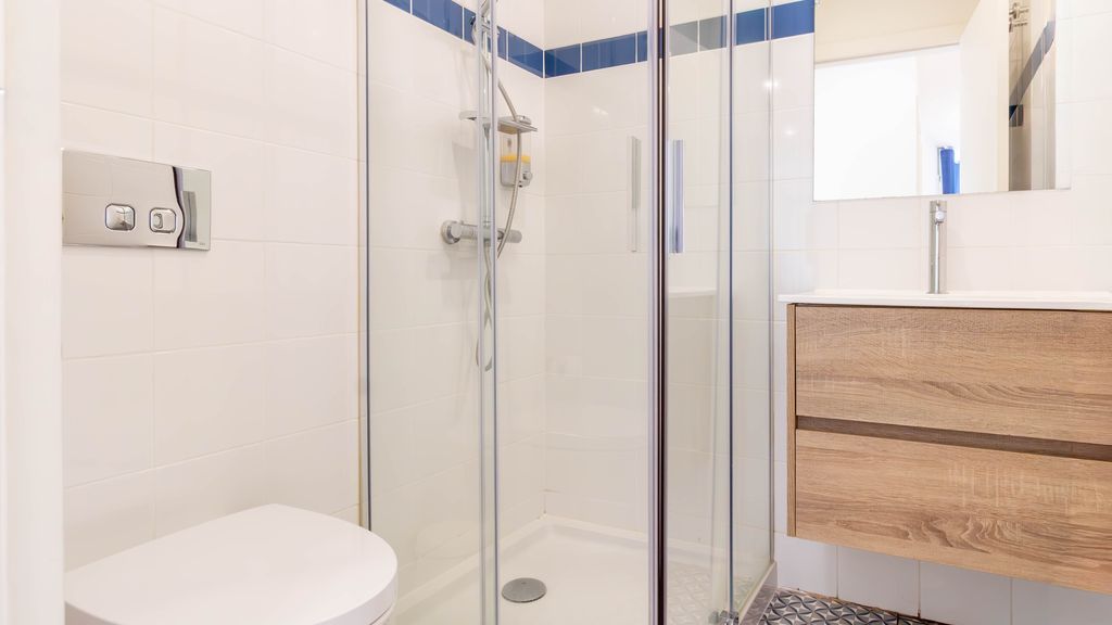L: Douro & Bridge Views | Boutique 2BR Apartment