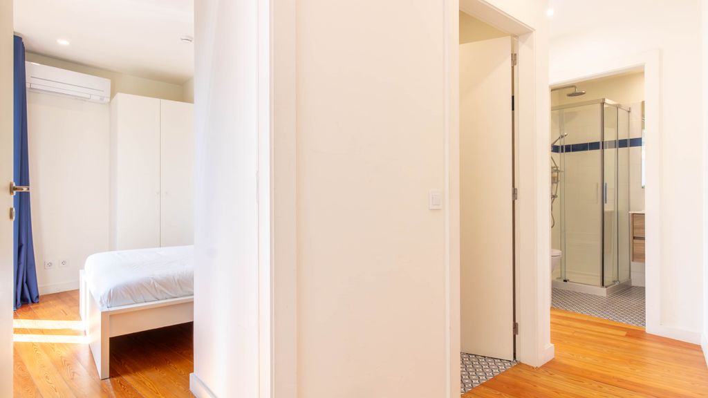 L: Douro & Bridge Views | Boutique 2BR Apartment