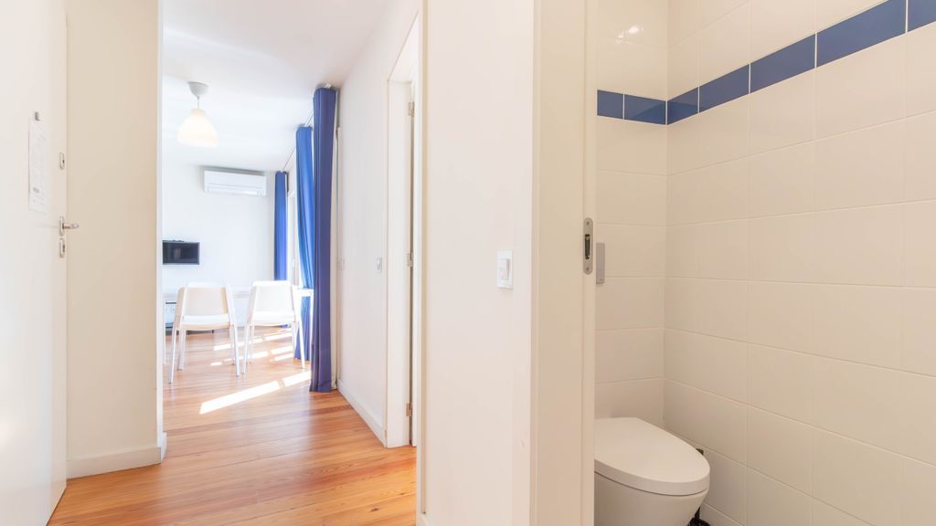 L: Douro & Bridge Views | Boutique 2BR Apartment