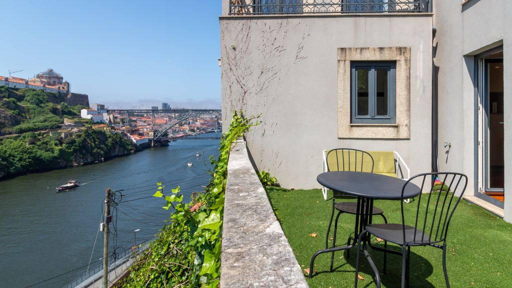 N: Secret Garden & Douro Views | Peaceful Porto