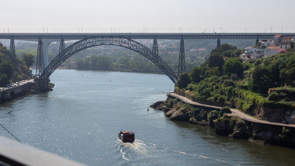 N: Secret Garden & Douro Views | Peaceful Porto