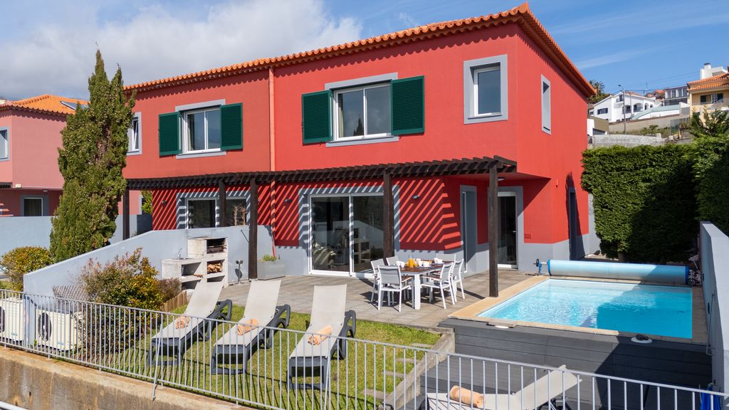 Duskline Villa