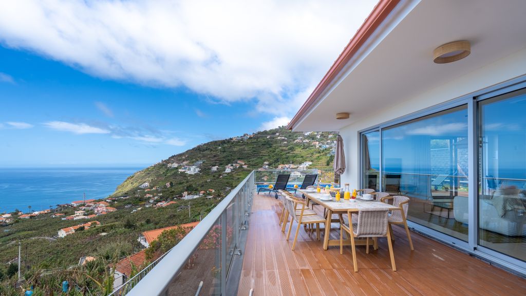 Villa Longtail by LovelyStay