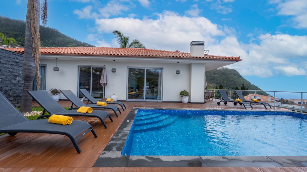 Villa Longtail by LovelyStay