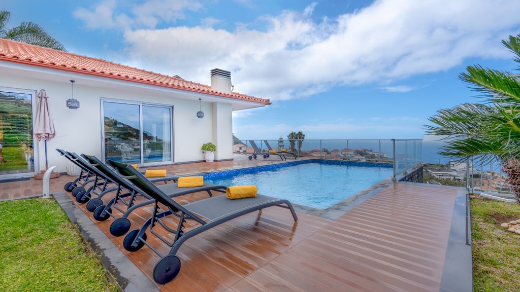Villa Longtail by LovelyStay