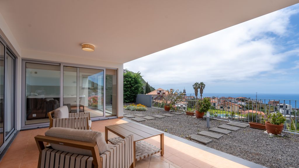 Villa Longtail by LovelyStay
