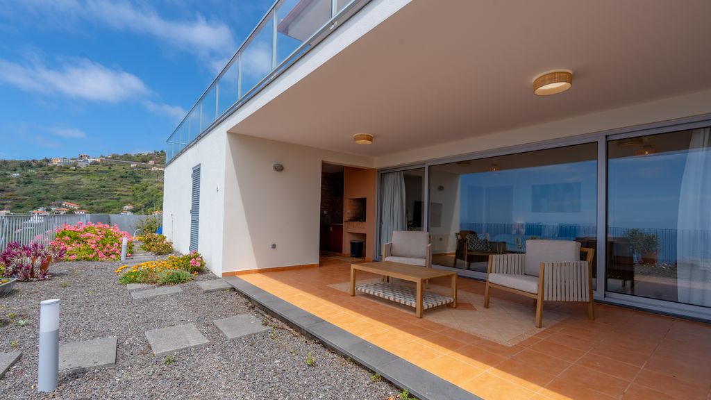 Villa Longtail by LovelyStay
