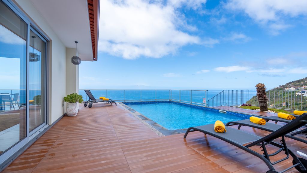 Villa Longtail by LovelyStay