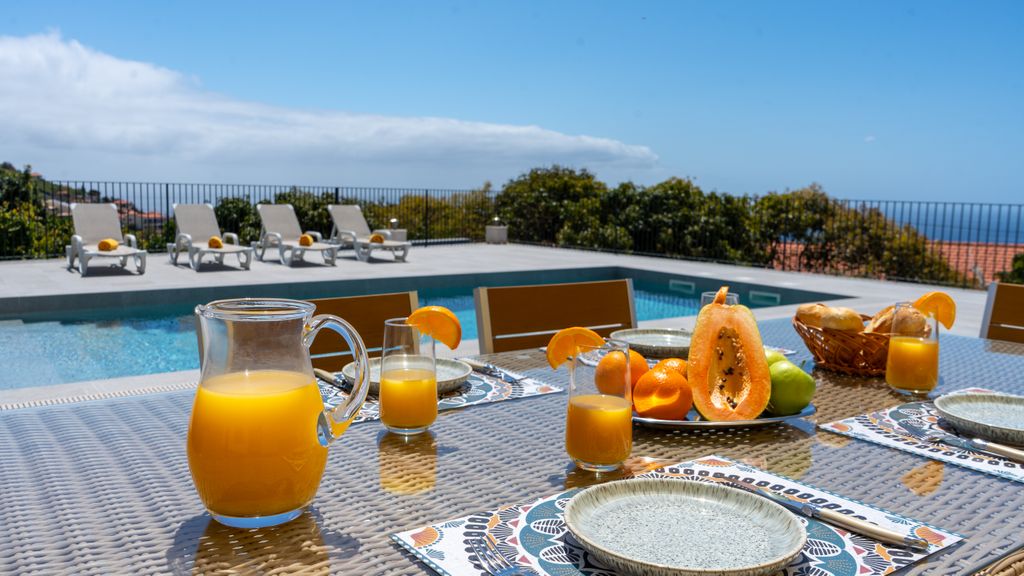 Papaya Villa by LovelyStay
