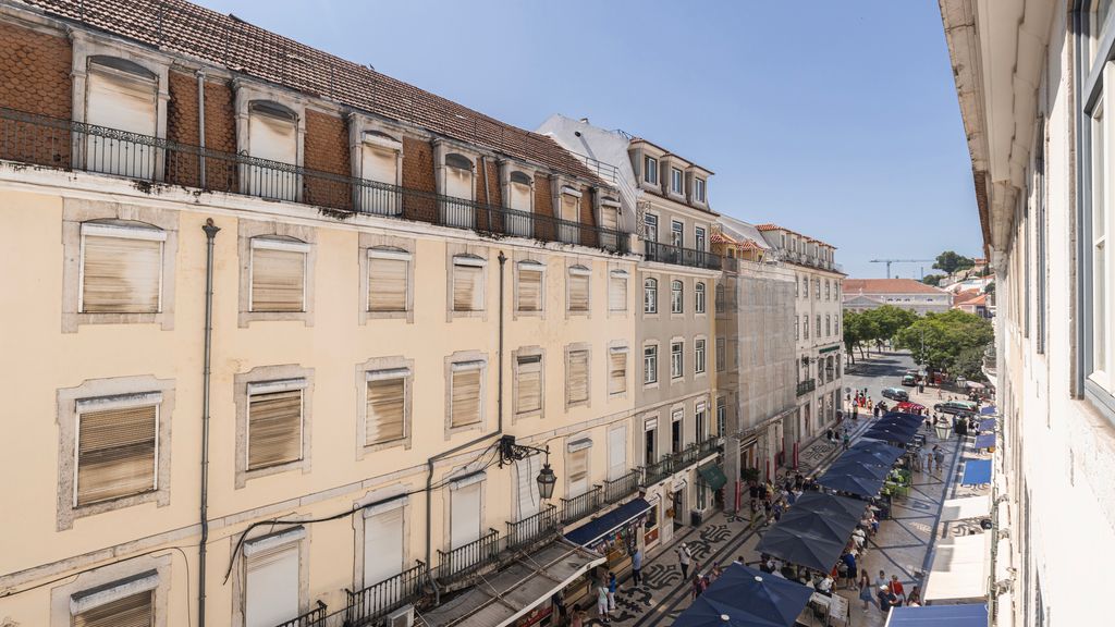 Downtown 2BR in Santa Justa by LovelyStay