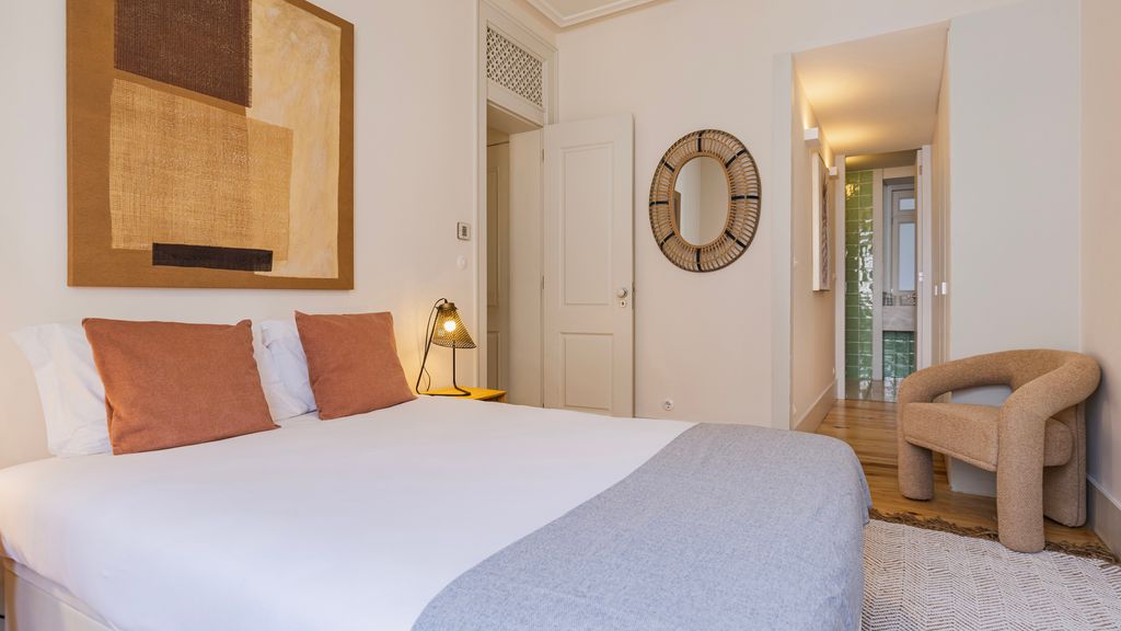 Downtown 2BR in Santa Justa by LovelyStay