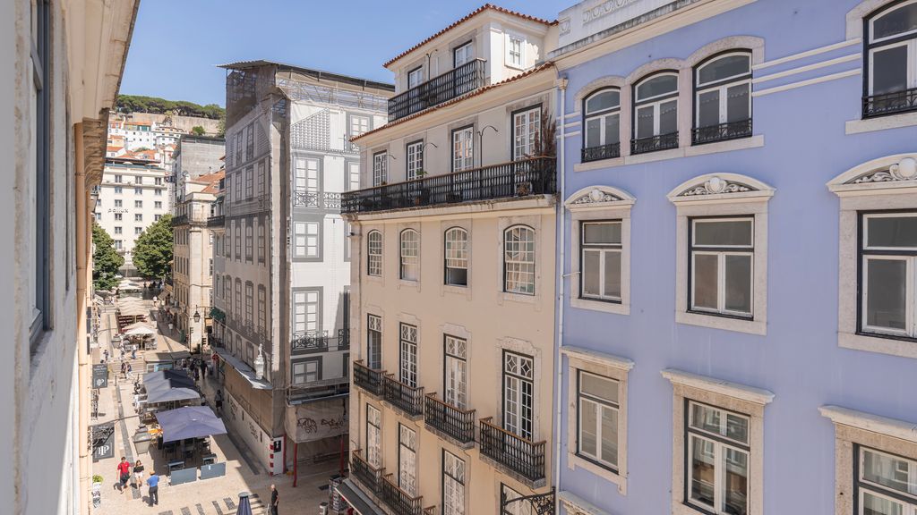 Downtown 2BR in Santa Justa by LovelyStay