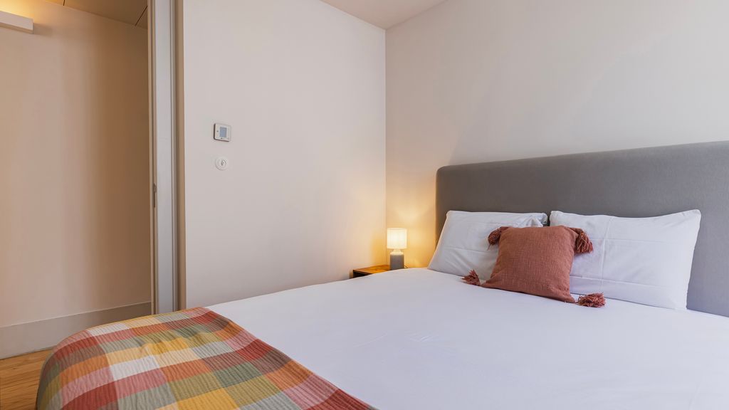 Downtown 2BR in Santa Justa by LovelyStay