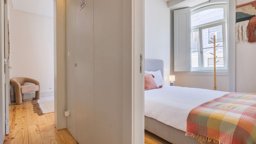 Downtown 2BR in Santa Justa by LovelyStay