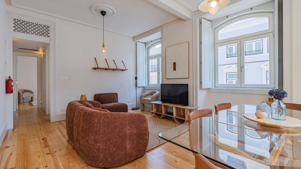 Downtown 2BR in Santa Justa by LovelyStay