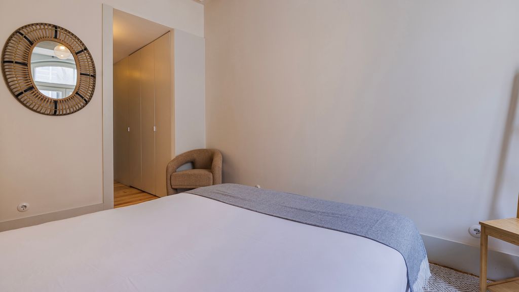 Downtown 2BR in Santa Justa by LovelyStay