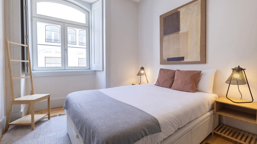 Downtown 2BR in Santa Justa by LovelyStay