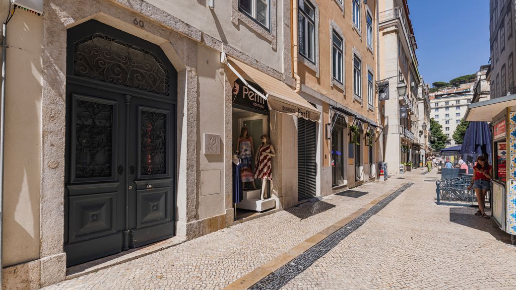 Downtown 2BR in Santa Justa by LovelyStay