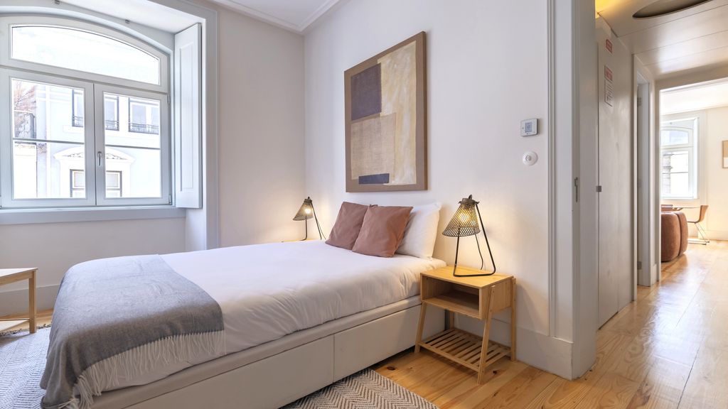 Downtown 2BR in Santa Justa by LovelyStay