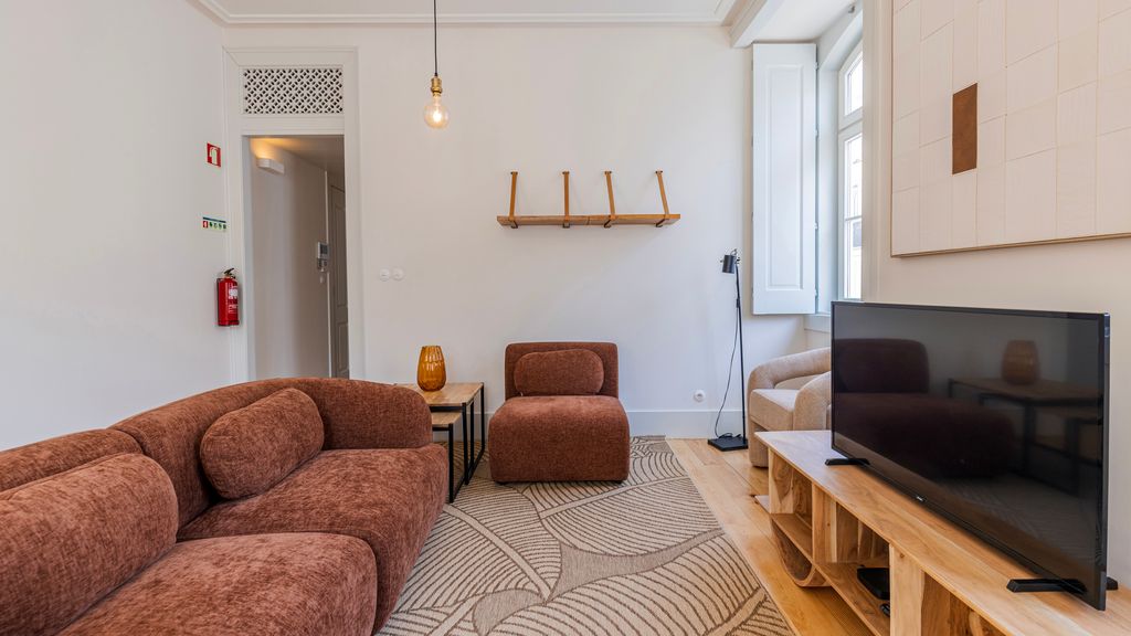 Downtown 2BR in Santa Justa by LovelyStay