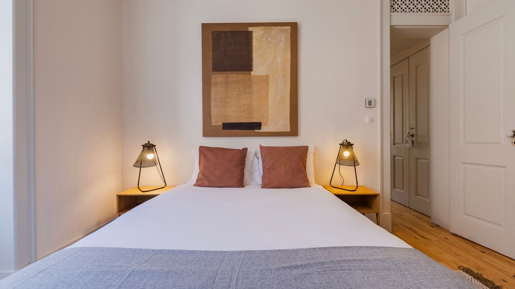 Downtown 2BR in Santa Justa by LovelyStay