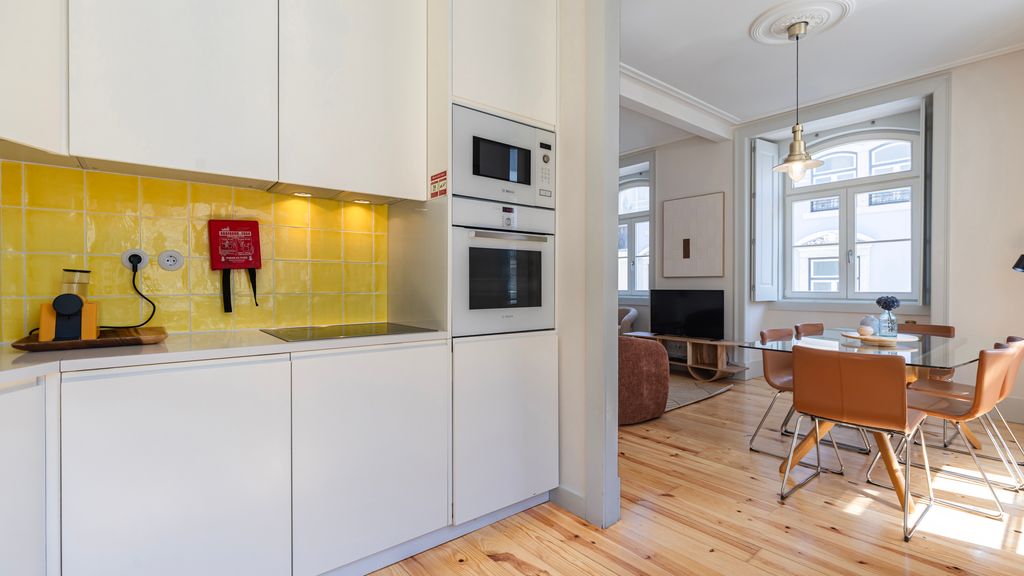 Downtown 2BR in Santa Justa by LovelyStay