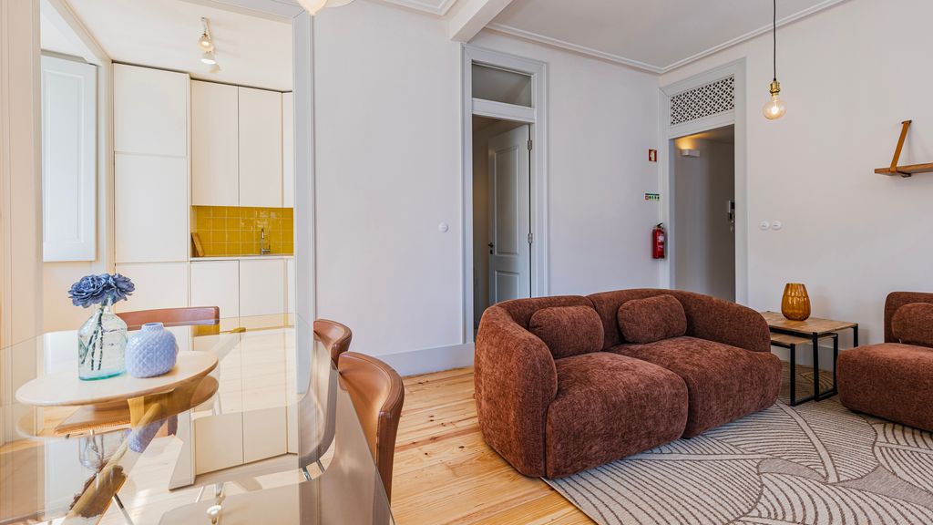 Downtown 2BR in Santa Justa by LovelyStay