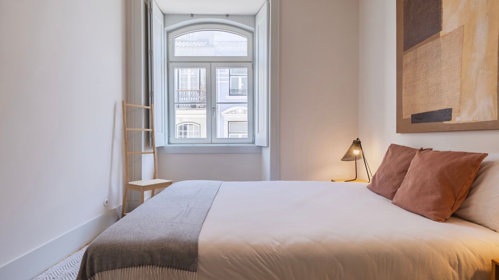 Downtown 2BR in Santa Justa by LovelyStay