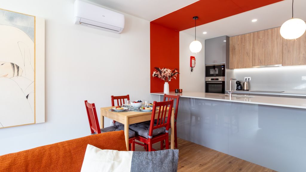 Soft Lines | Polacos Residence Apt Q by LovelyStay