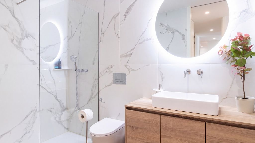 Soft Lines | Polacos Residence Apt Q by LovelyStay