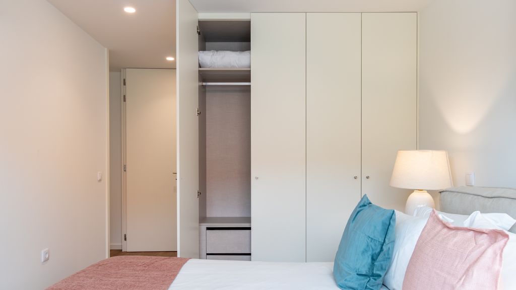 Soft Lines | Polacos Residence Apt Q by LovelyStay