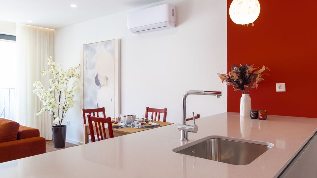 Soft Lines | Polacos Residence Apt Q by LovelyStay