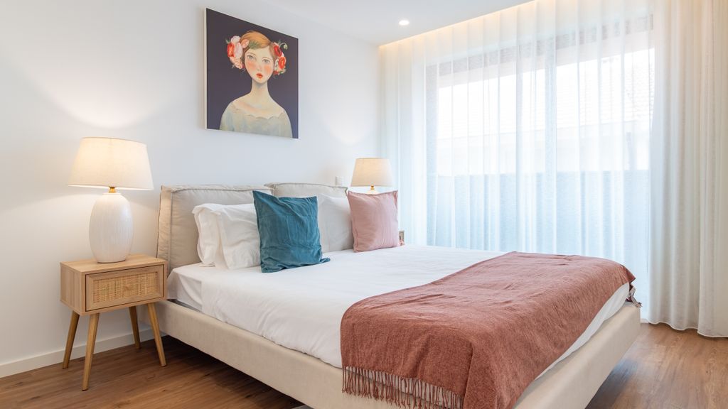 Soft Lines | Polacos Residence Apt Q by LovelyStay