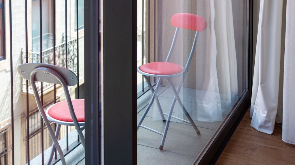 Soft Lines | Polacos Residence Apt Q by LovelyStay