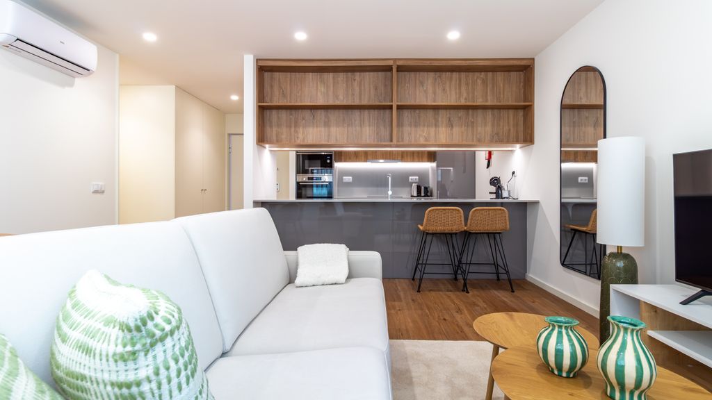 Polacos Residence | 1BR | Apt F by LovelyStay