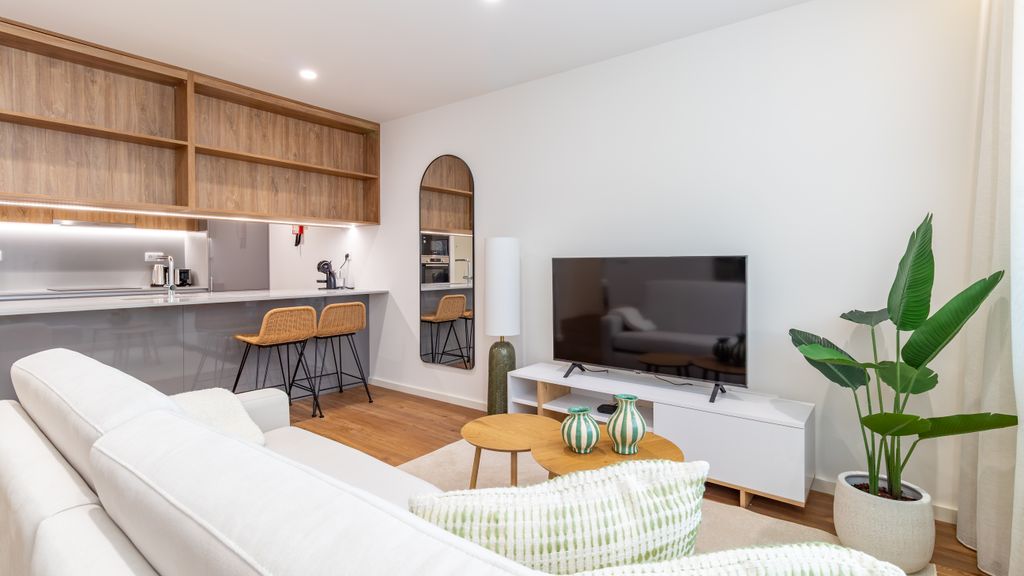 Polacos Residence | 1BR | Apt F by LovelyStay