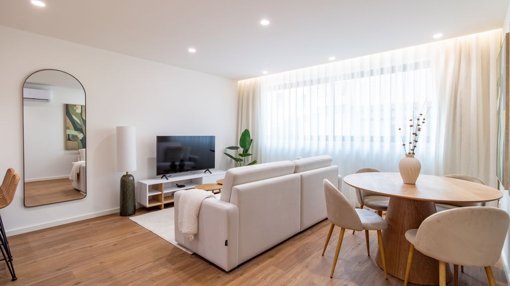 Polacos Residence | 1BR | Apt F by LovelyStay