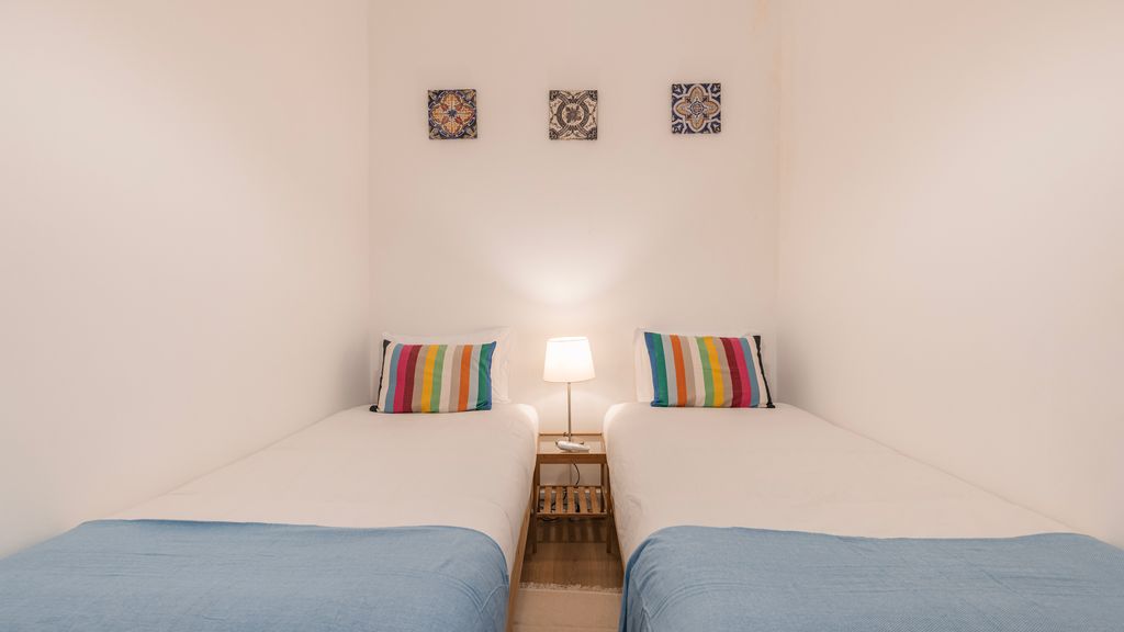 Classy 3-Bedroom Lisbon Apartment by LovelyStay