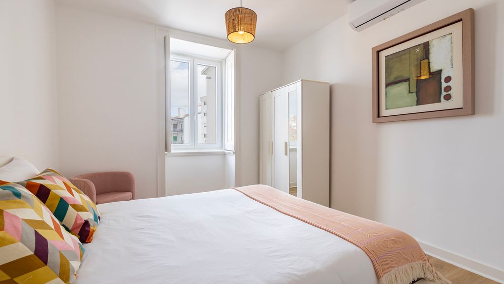 Classy 3-Bedroom Lisbon Apartment by LovelyStay