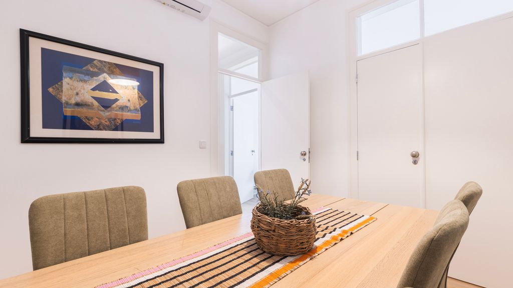 Classy 3-Bedroom Lisbon Apartment by LovelyStay