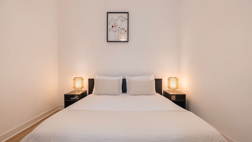 Classy 3-Bedroom Lisbon Apartment by LovelyStay
